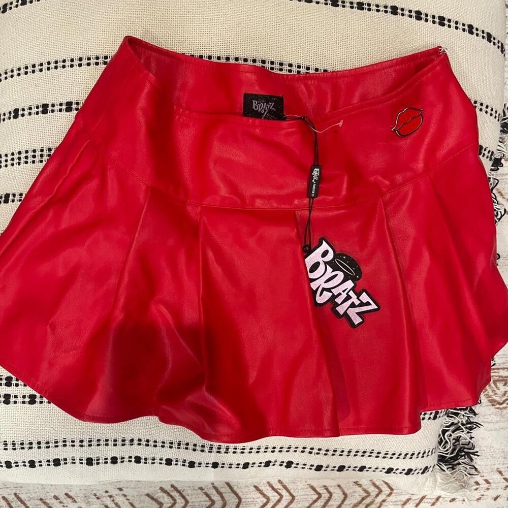 Bratz Women's Red Skirt - Picture 2 of 2